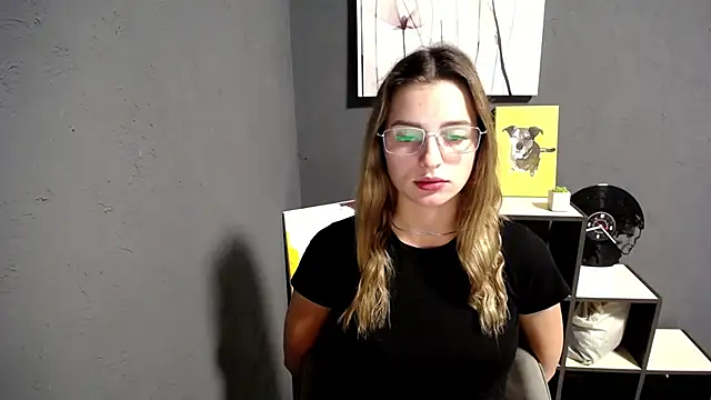 Snapshot of lady_olivia_ chatting on 09-19-25, 04:44 lady olivia  online show from 09-19-25, 04:44