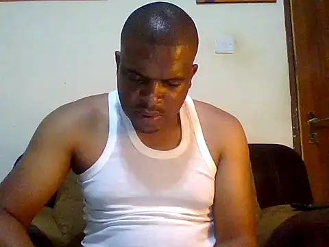 Snapshot of lui_cuuty chatting on 09-27-25, 01:01 lui cuuty online show from 09-27-25, 01:01