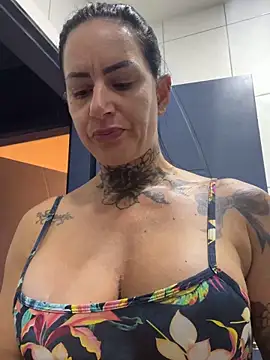 YasmimBrasil online show from 05-05-26, 07:44