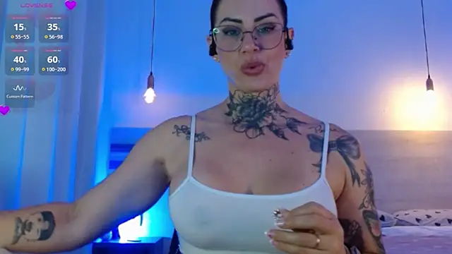 YasmimBrasil online show from 10-11-25, 09:21