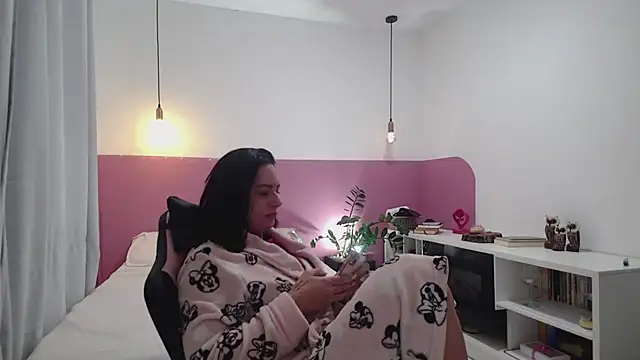 YasmimBrasil online show from 05-19-26, 06:09