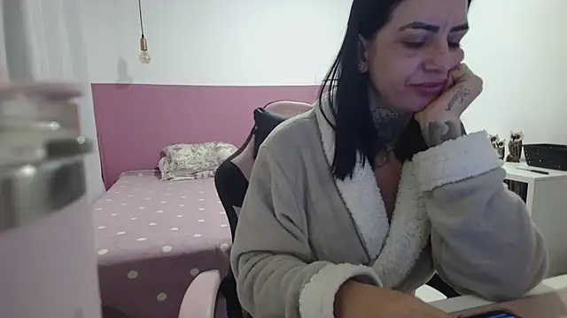 YasmimBrasil online show from 07-18-26, 06:33