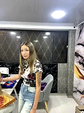 Victoria Adams14 online show from 01-08-26, 03:01