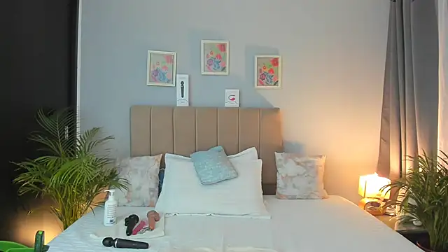 Snapshot of kataleyarios01 chatting on 09-19-25, 11:42 kataleyarios01 online show from 09-19-25, 11:42