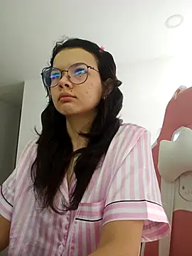 Snapshot of azumiichan chatting on 04-25-26, 02:14 azumiichan online show from 04-25-26, 02:14