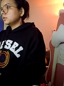 azumiichan online show from 11-28-25, 12:11