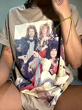 Snapshot of amy_gata chatting on 09-08-25, 11:04 amy gata online show from 09-08-25, 11:04