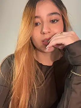 Snapshot of Im_mave chatting on 06-27-26, 04:40 Im mave online show from 06-27-26, 04:40