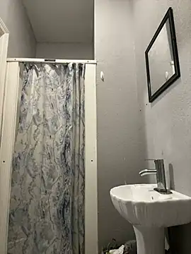 Snapshot of CamGirlLeanna chatting on 02-27-25, 11:50 CamGirlLeanna online show from 02-27-25, 11:50