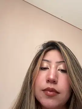 I am tori online show from 04-05-26, 09:43