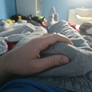 Snapshot of tibi2003_10 chatting on 11-22-25, 09:19 tibi2003 10 online show from 11-22-25, 09:19