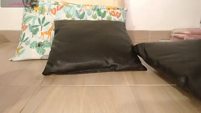 staylor29 online show from 04-30-26, 10:58