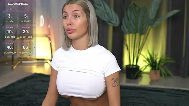 AudreyZanne online show from 10-23-25, 06:23