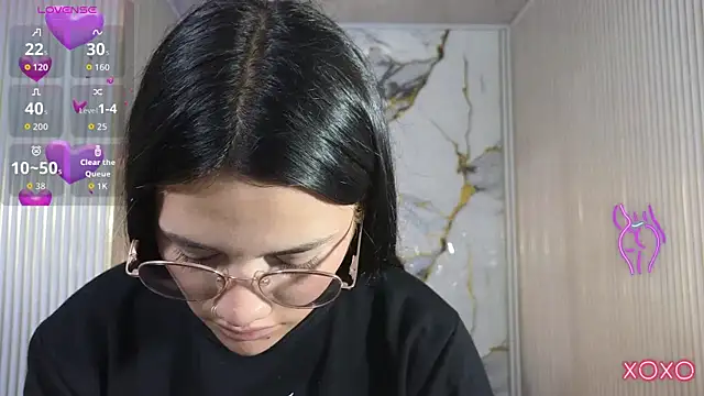 Snapshot of Chiara_tay chatting on 04-14-26, 08:25 Chiara tay online show from 04-14-26, 08:25