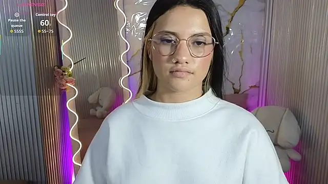 Snapshot of Chiara_tay chatting on 04-25-26, 07:11 Chiara tay online show from 04-25-26, 07:11