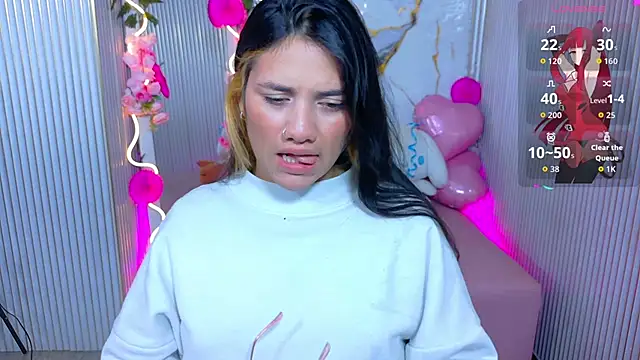 Snapshot of Chiara_tay chatting on 06-19-26, 11:49 Chiara tay online show from 06-19-26, 11:49