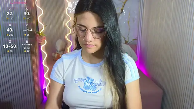 Snapshot of Chiara_tay chatting on 04-17-26, 07:17 Chiara tay online show from 04-17-26, 07:17