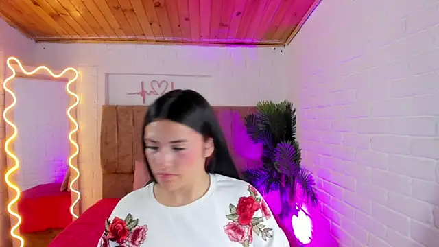 Chiara tay online show from 10-15-25, 07:22