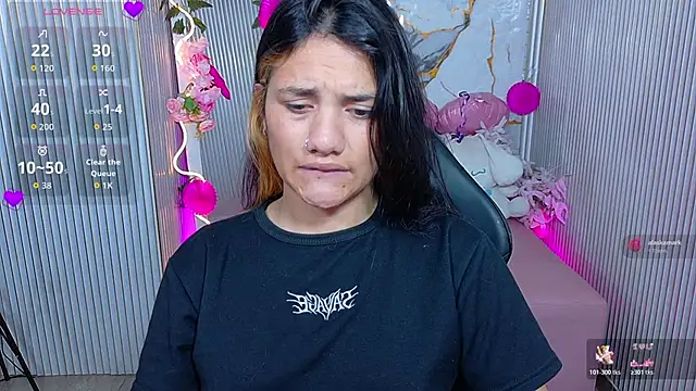 Snapshot of Chiara_tay chatting on 06-22-26, 11:40 Chiara tay online show from 06-22-26, 11:40