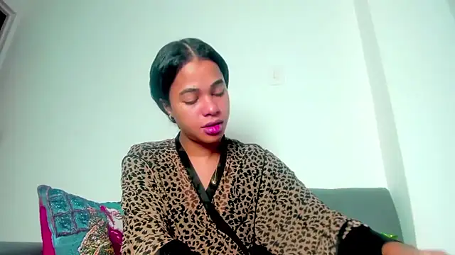 meghanSusexx online show from 12-14-25, 02:29