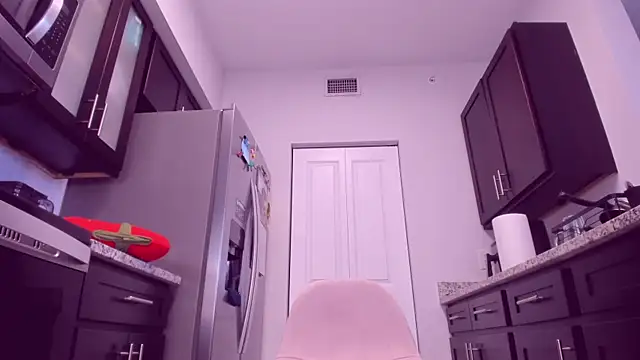 Snapshot of AngieDaniels1 chatting on 09-12-25, 12:38 AngieDaniels1 online show from 09-12-25, 12:38