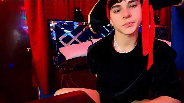 Luke Howland online show from 02-04-26, 02:17