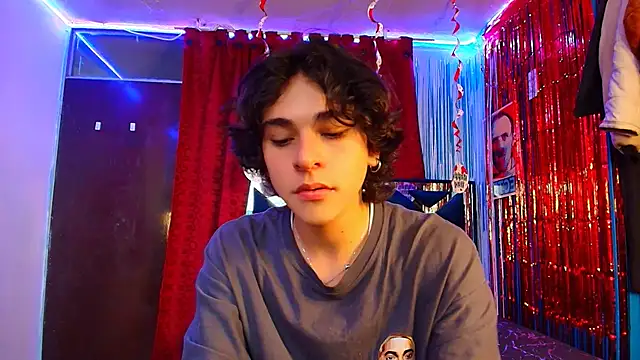 Snapshot of Luke_Howland chatting on 02-21-25, 03:01 Luke Howland online show from 02-21-25, 03:01
