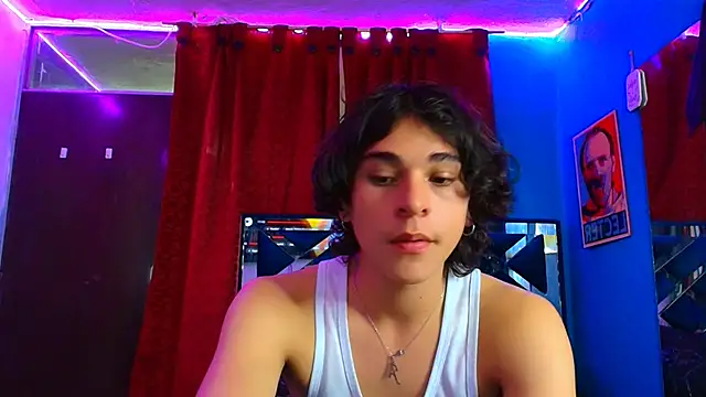 Snapshot of Luke_Howland chatting on 02-28-25, 03:48 Luke Howland online show from 02-28-25, 03:48