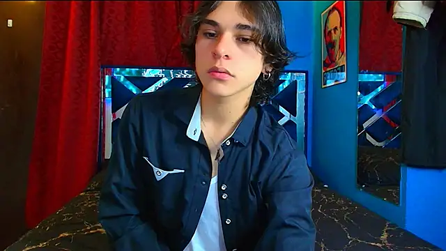 Snapshot of Luke_Howland chatting on 03-05-25, 11:05 Luke Howland online show from 03-05-25, 11:05