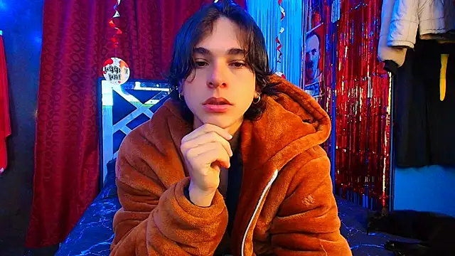 Snapshot of Luke_Howland chatting on 02-19-25, 09:14 Luke Howland online show from 02-19-25, 09:14