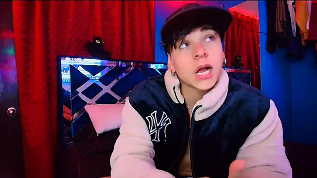 Luke Howland online show from 04-12-26, 02:04