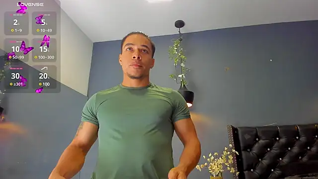Snapshot of Bryson_Collins_ chatting on 03-06-25, 11:03 Bryson Collins online show from 03-06-25, 11:03