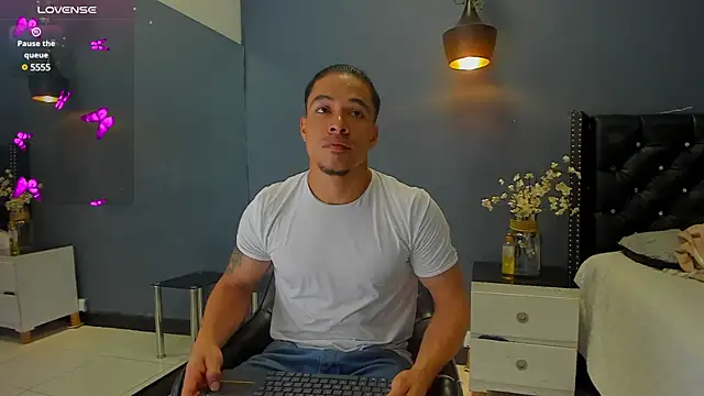 Snapshot of Bryson_Collins_ chatting on 03-01-25, 11:17 Bryson Collins online show from 03-01-25, 11:17