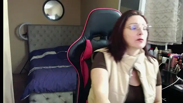 Carol Scottt online show from 11-11-25, 05:02