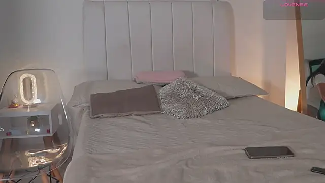 Madison evans1 online show from 02-12-26, 06:46