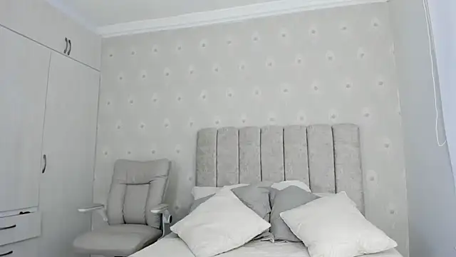 jessimegansexi online show from 02-10-26, 11:15