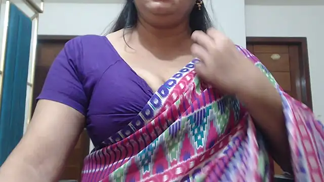 Snapshot of desi-maisa130 chatting on 05-18-26, 05:18 desi-maisa130 online show from 05-18-26, 05:18