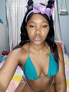 Snapshot of charmainexxx chatting on 02-07-25, 07:06 charmainexxx online show from 02-07-25, 07:06