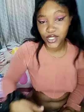 Snapshot of charmainexxx chatting on 02-06-25, 11:31 charmainexxx online show from 02-06-25, 11:31