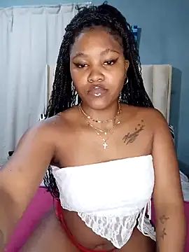 Snapshot of charmainexxx chatting on 10-09-25, 04:29 charmainexxx online show from 10-09-25, 04:29