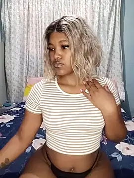 Snapshot of charmainexxx chatting on 03-01-25, 01:51 charmainexxx online show from 03-01-25, 01:51