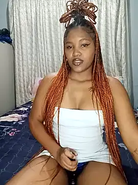 Snapshot of charmainexxx chatting on 03-06-25, 12:32 charmainexxx online show from 03-06-25, 12:32