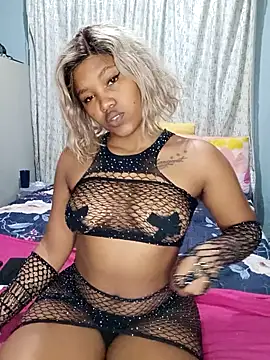 Snapshot of charmainexxx chatting on 02-26-25, 10:26 charmainexxx online show from 02-26-25, 10:26