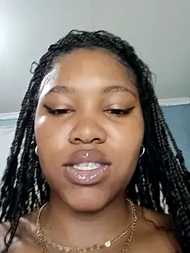 Snapshot of charmainexxx chatting on 10-10-25, 07:04 charmainexxx online show from 10-10-25, 07:04