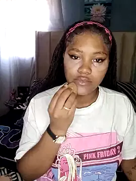 Snapshot of charmainexxx chatting on 10-15-25, 08:00 charmainexxx online show from 10-15-25, 08:00