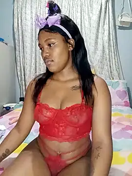 Snapshot of charmainexxx chatting on 02-08-25, 11:13 charmainexxx online show from 02-08-25, 11:13