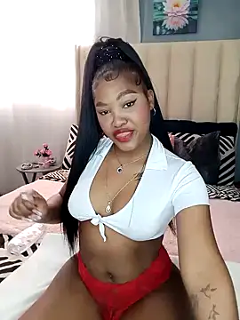 Snapshot of charmainexxx chatting on 09-12-25, 01:55 charmainexxx online show from 09-12-25, 01:55