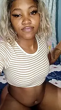 Snapshot of charmainexxx chatting on 03-01-25, 04:54 charmainexxx online show from 03-01-25, 04:54