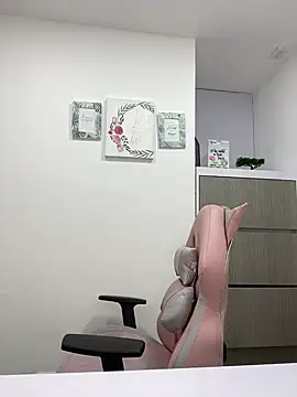 SophiaLaurens online show from 03-14-25, 08:38