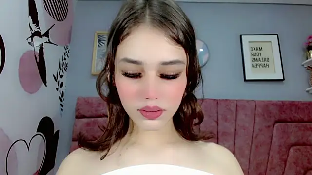 Snapshot of ValeriaAguilar chatting on 03-10-25, 08:45 ValeriaAguilar online show from 03-10-25, 08:45